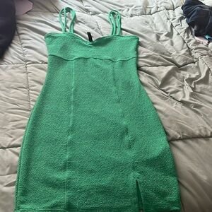 Green divided dress tight